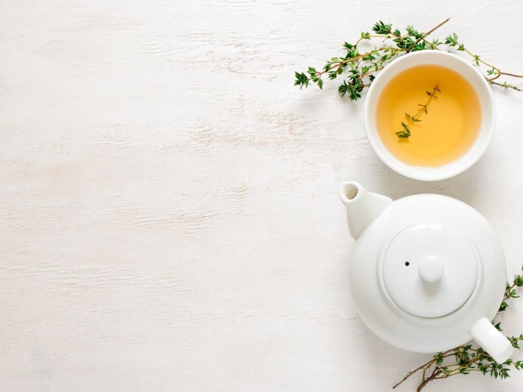 Chá para cólica: 5 receitas caseiras INFALÍVEIS para aliviar as dores