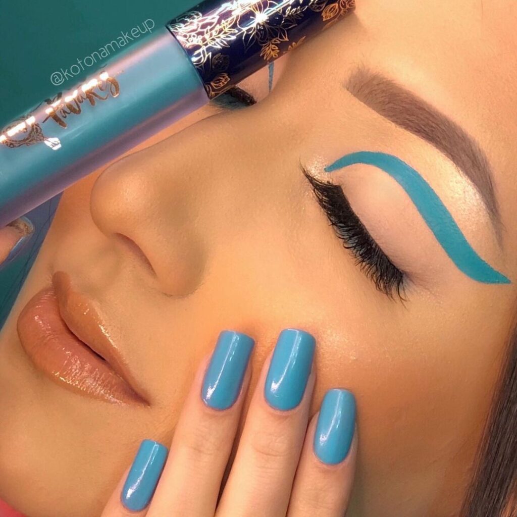 Delineado Colorido: mais de 60 inspirações pra você delineado verde