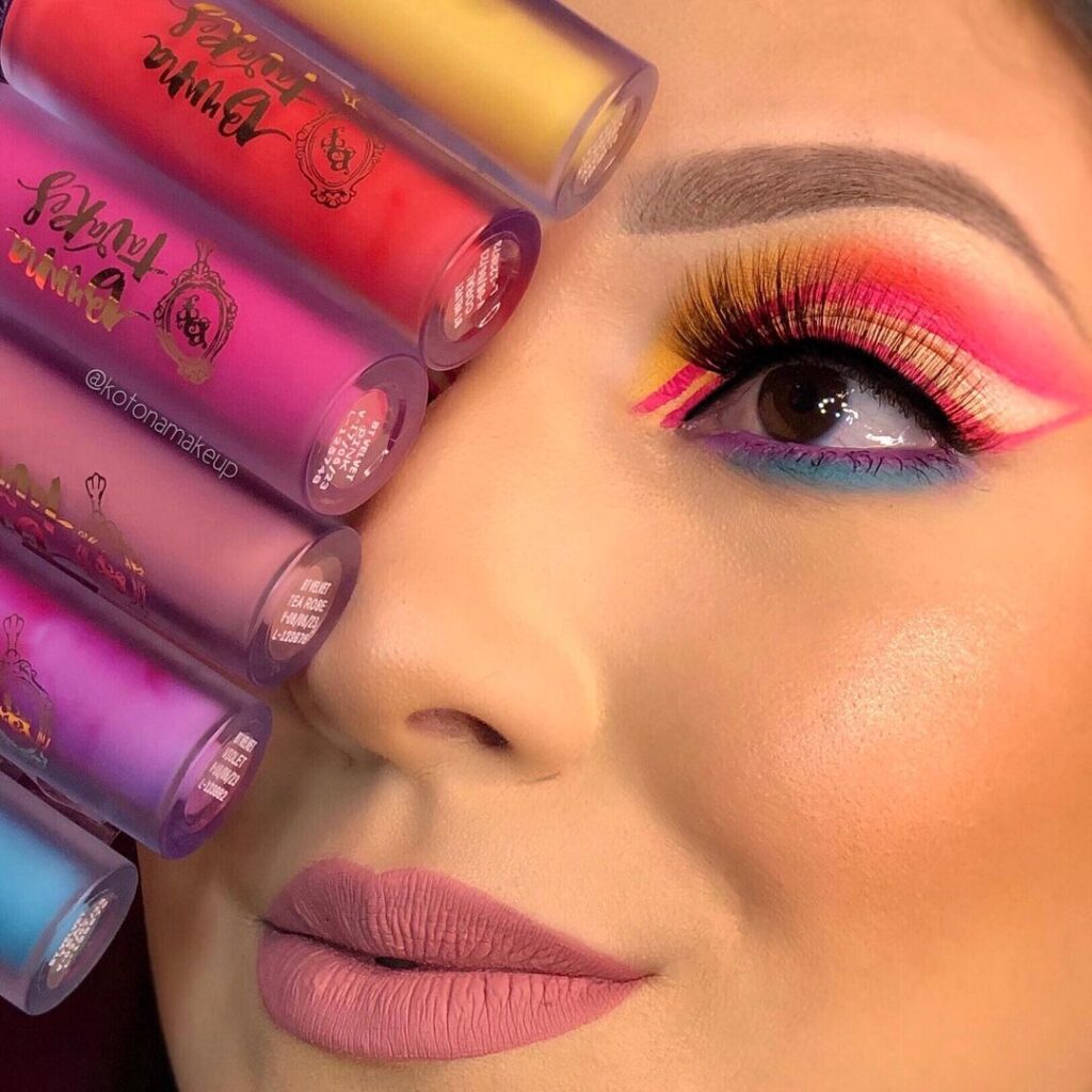 Delineado Colorido: mais de 60 inspirações pra você Delineado Colorido: mais de 60 inspirações pra você