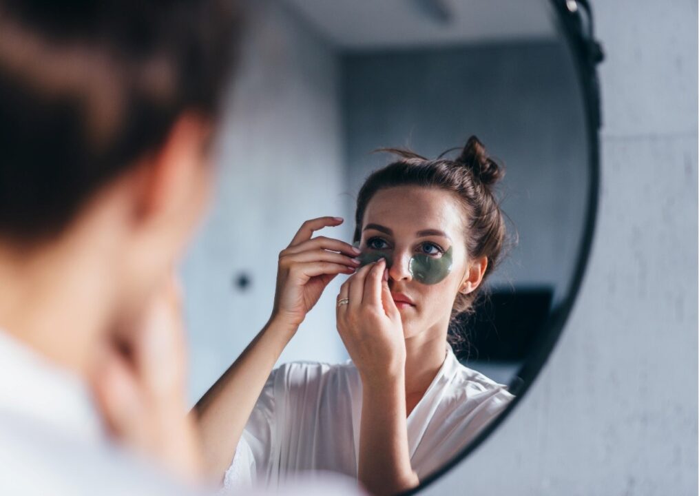 Camuflagem de olheiras: veja esses truques de maquiagem