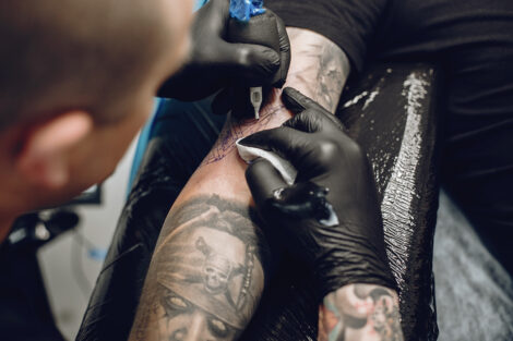 Cuidados com a tatuagem: guia completo