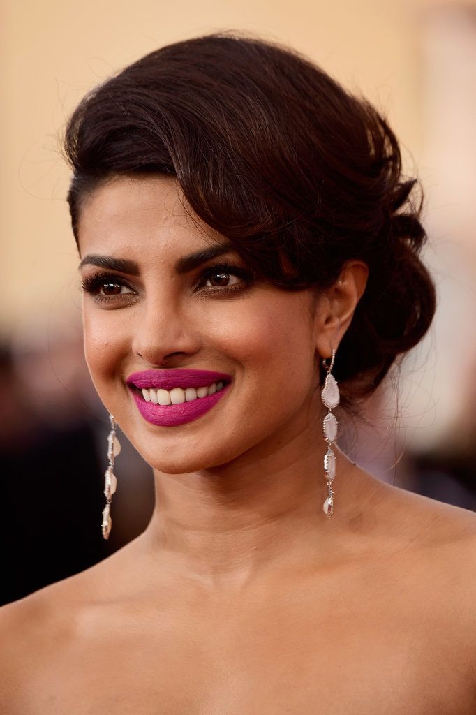 <strong>Viva magenta: saiba como usar a cor na sua maquiagem</strong> atriz-priyanka-chopra-batom-magenta