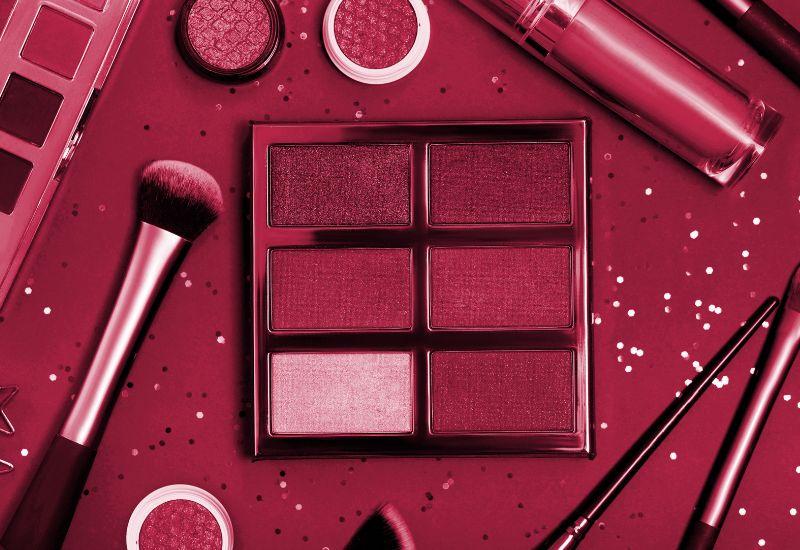 <strong>Viva magenta: saiba como usar a cor na sua maquiagem</strong>