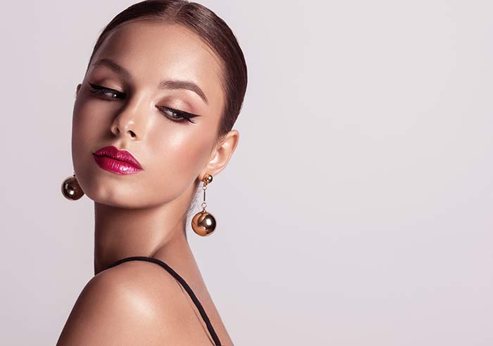 Maquiagem para formatura com delineado: elegância que marca presença