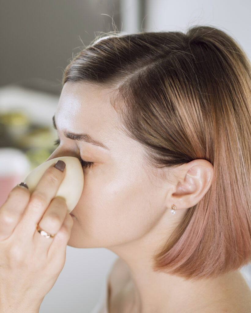 Como limpar esponja de maquiagem do jeito certo (sem estragar!) Como limpar esponja de maquiagem do jeito certo (sem estragar!)