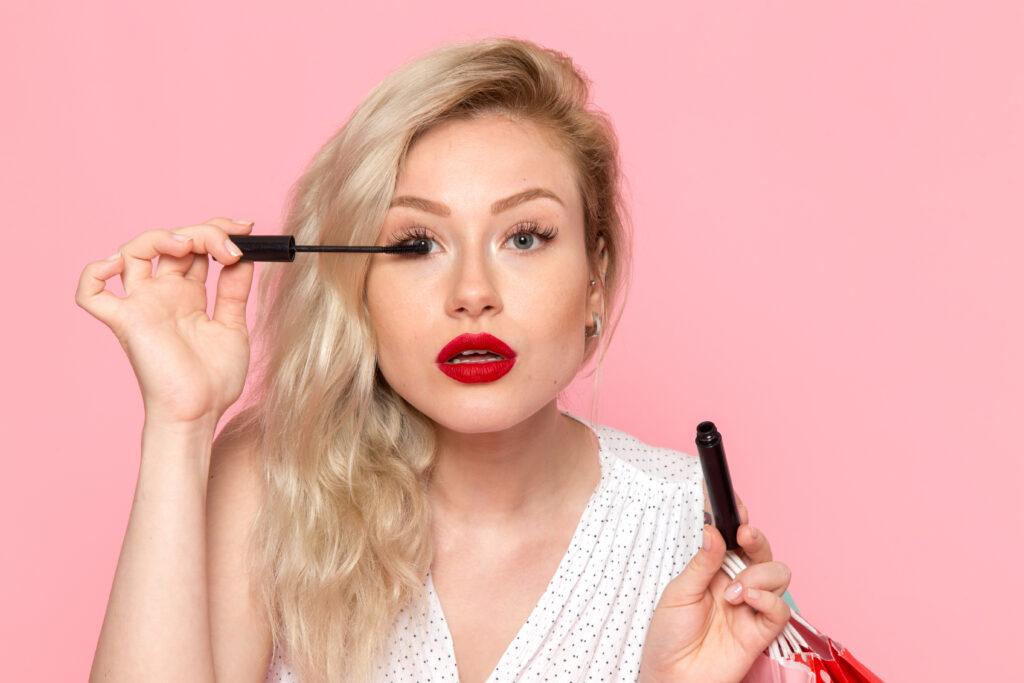 Brilhe sem exageros: maquiagem para as festas de fim de ano